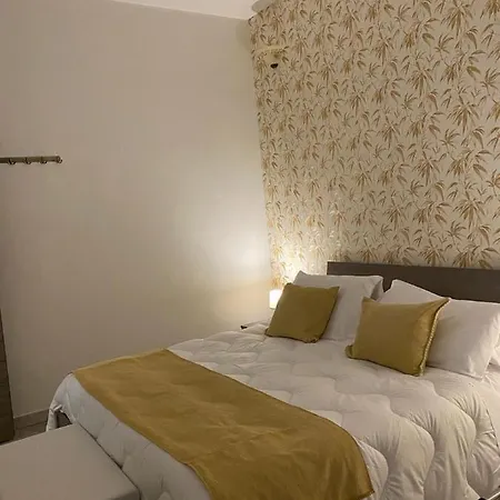 Conti לינה וארוחת בוקר