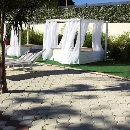 Conti 3* גיארדיני נאקסוס