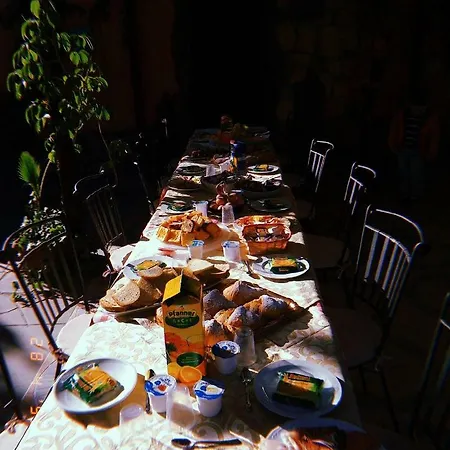Conti Oda ve Kahvaltı 3*