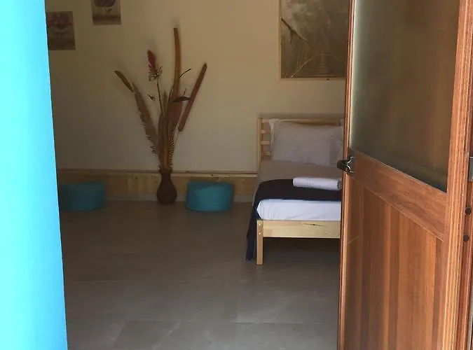 Conti מלון 3*